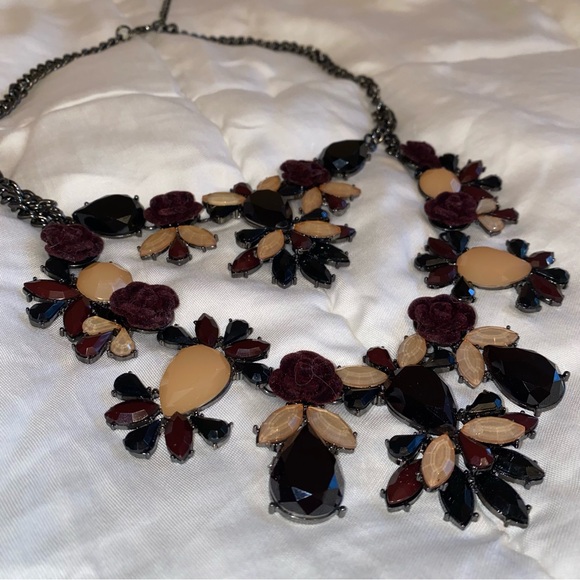 Black and Burgundy Gems With Burgundy Rosettes on Dark Chain Statement Necklace - Picture 6 of 8